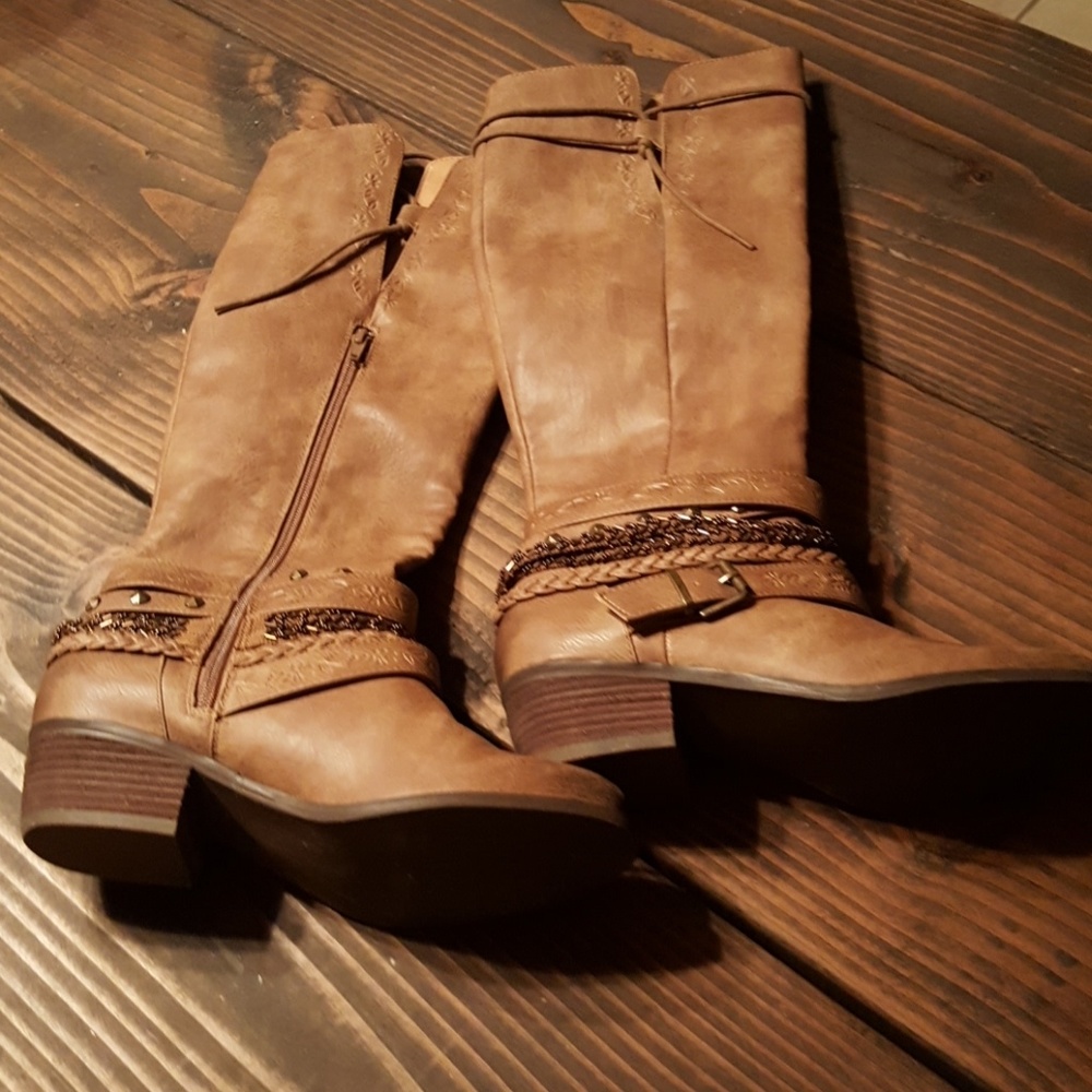 Like 🆕️women's Not Rated size 7 Tall boots